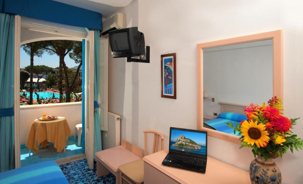 Hotel Villa Hermosa Ischia Room photo